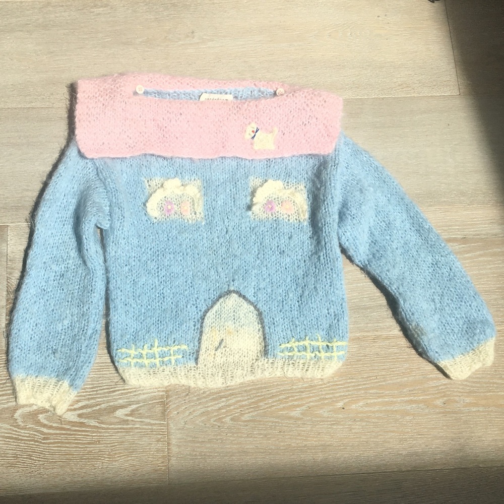 Vintage hand knit kids sweater.